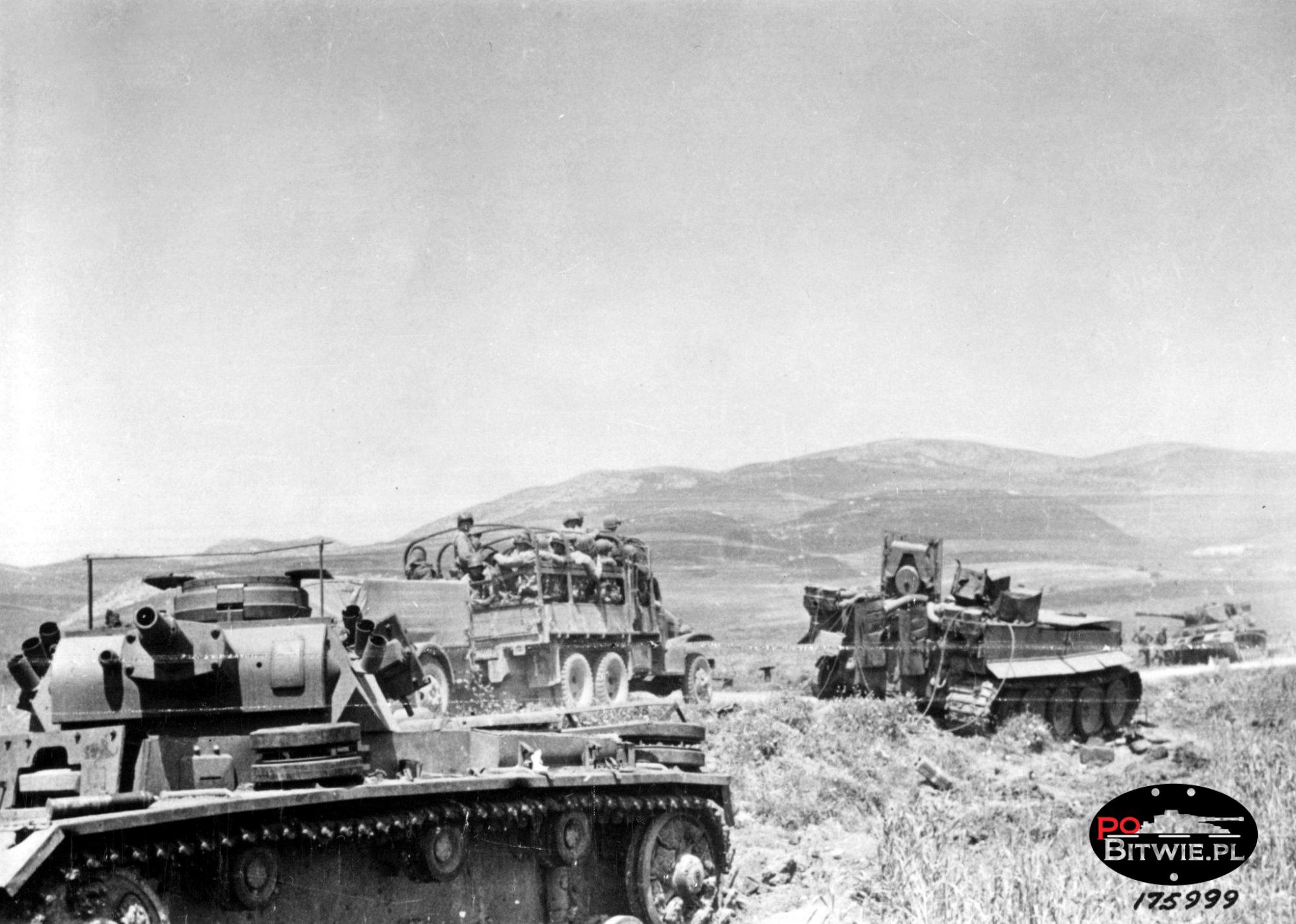 Pz.Kpfw. III Ausf.N (Fgst.Nr.74961) DAK s.Pz.Abt.501 #832 {007}{a} El Guettar, Tunisia, March 1943.jpg